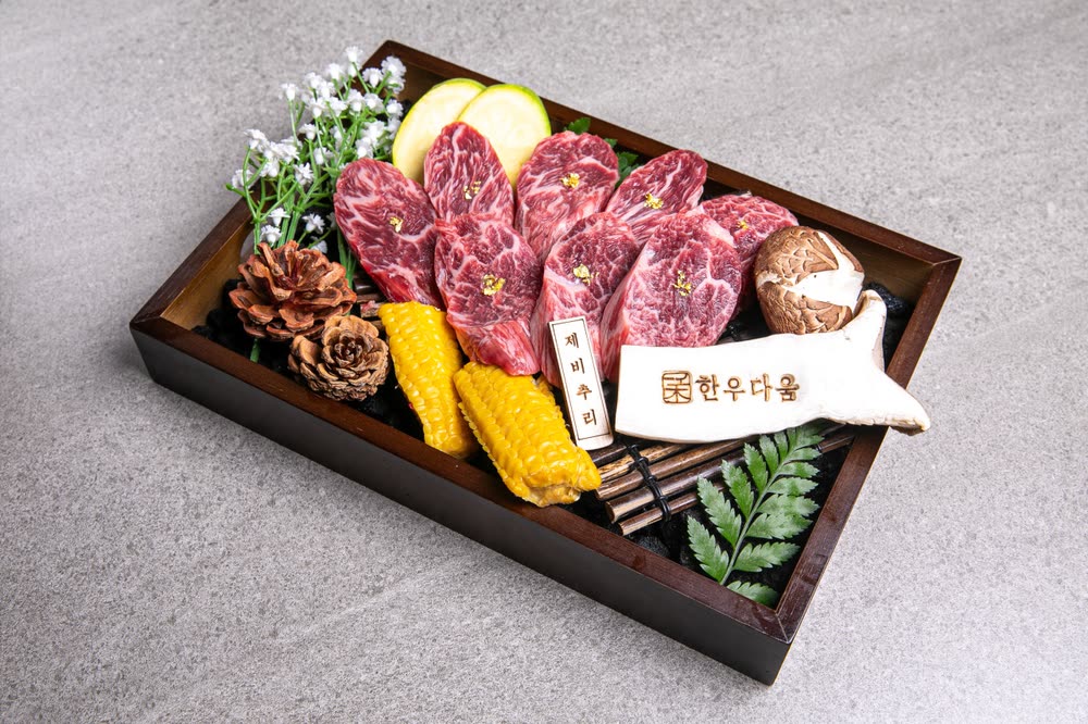Hanwoo Neck Chain (100g) (한우 제비추리 (100g)) — Gourmet Cuts at Hanwoodaum Hongdae, premium Hanwoo Korean BBQ in Seoul